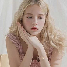 Charger l'image dans la galerie, Bracelet manchette coeur dorée avec lettre initiale